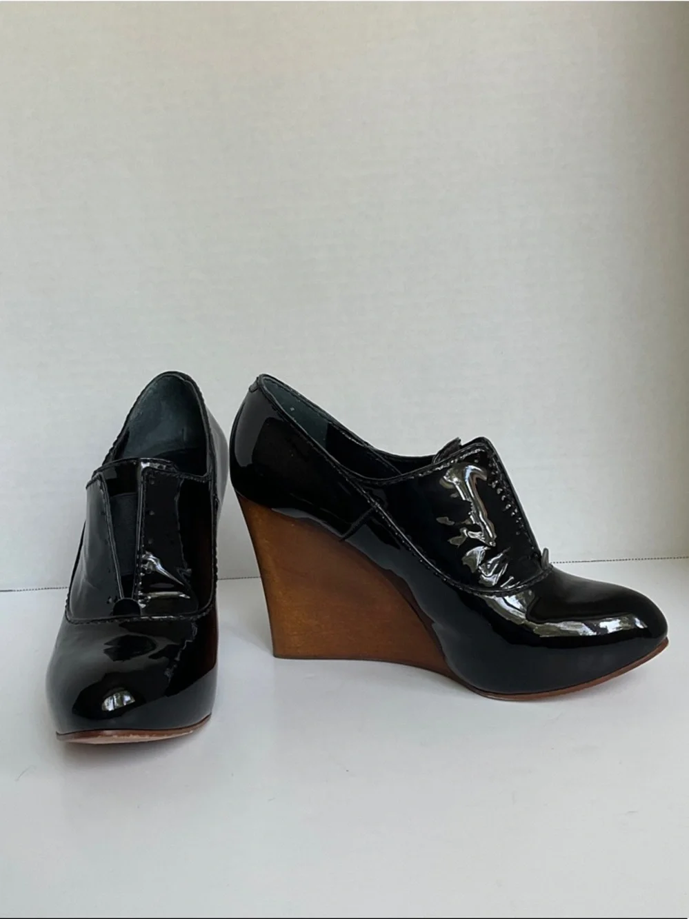 Chloe Black Patent Leather Wedge with Brown Wood Wedge Heel